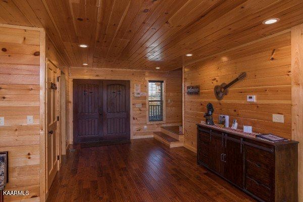 1857 Pinestand Rdg Way Pigeon Forge, TN 37862 - Photo 4 of 49 a open kitchen with a sink and wooden cabinets
