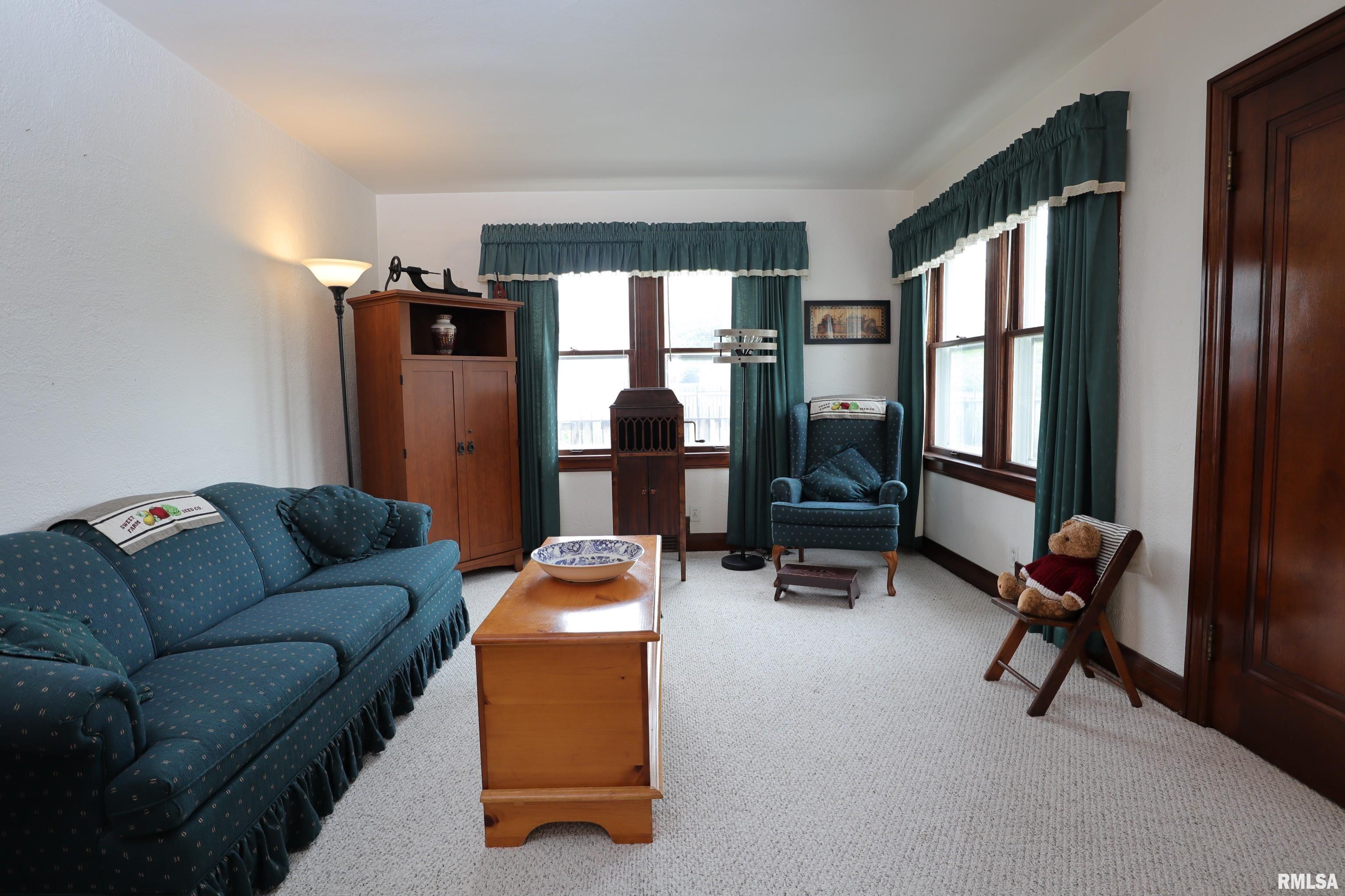 607 McLean Street Pekin, IL 61554 - Photo 7 of 55 Gallery Image 7