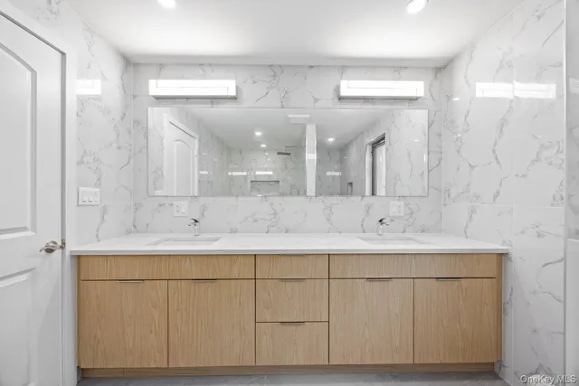 $1,998,000 | 33-01 213th Street | Bayside