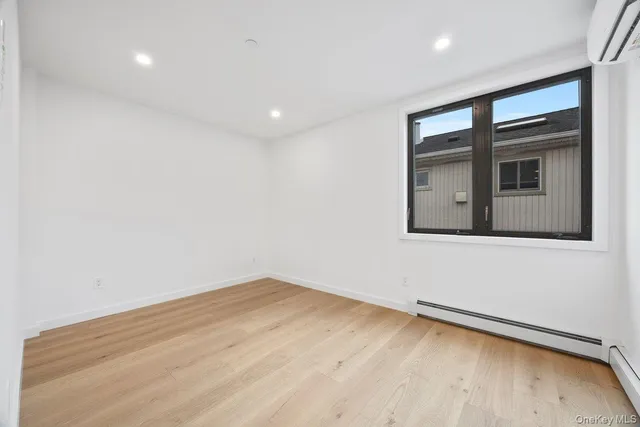 $1,998,000 | 33-01 213th Street | Bayside