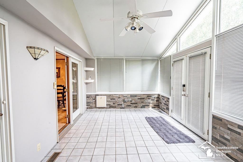 21680 Bell Road New Boston, MI 48164 - Photo 11 of 38 Gallery Image 11