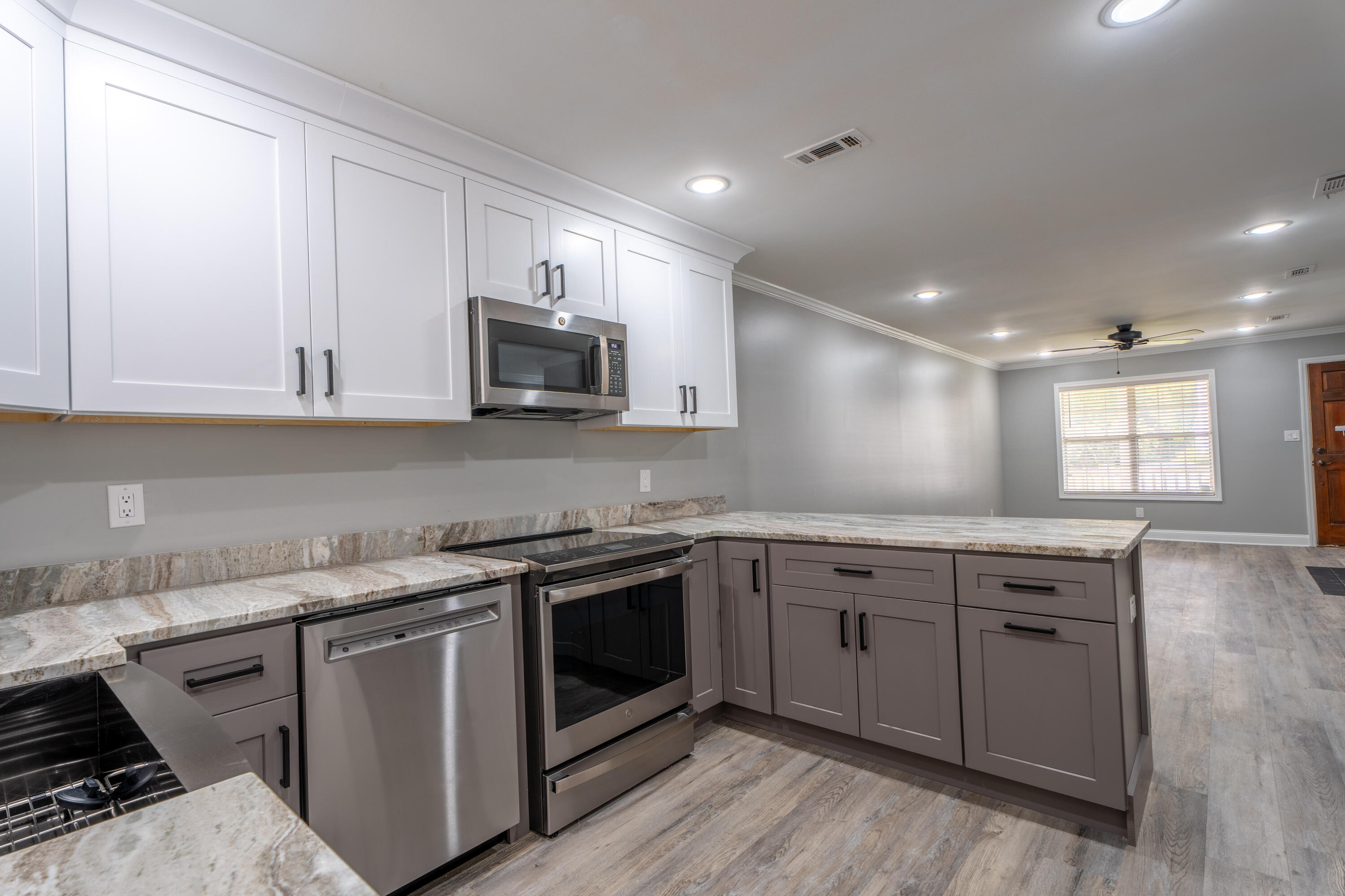 1936 Springchase Way Dalton, GA 30720 - Photo 8 of 20 1936 Spring Chase Way-5