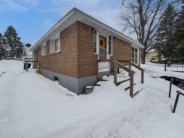 $110,000 | 428 Caspian Avenue, Caspian, MI 49915