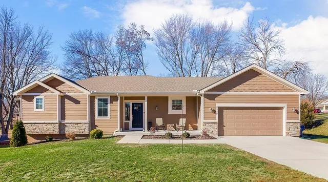 $420,000 | 8510 Kansas Street, De Soto, KS 66018