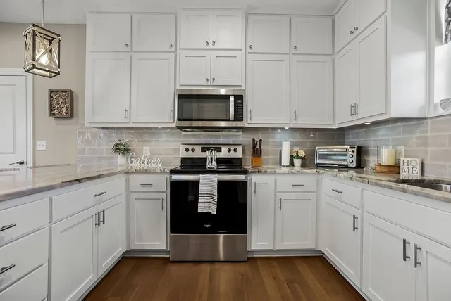 $420,000 | 8510 Kansas Street, De Soto, KS 66018