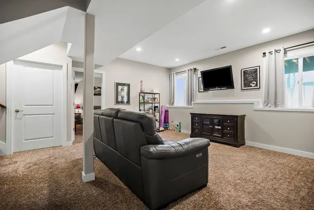 $420,000 | 8510 Kansas Street, De Soto, KS 66018