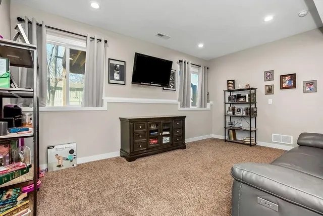 $420,000 | 8510 Kansas Street, De Soto, KS 66018