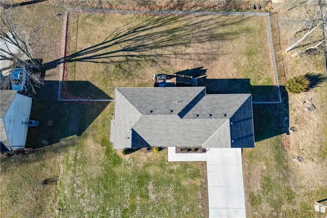 $420,000 | 8510 Kansas Street, De Soto, KS 66018