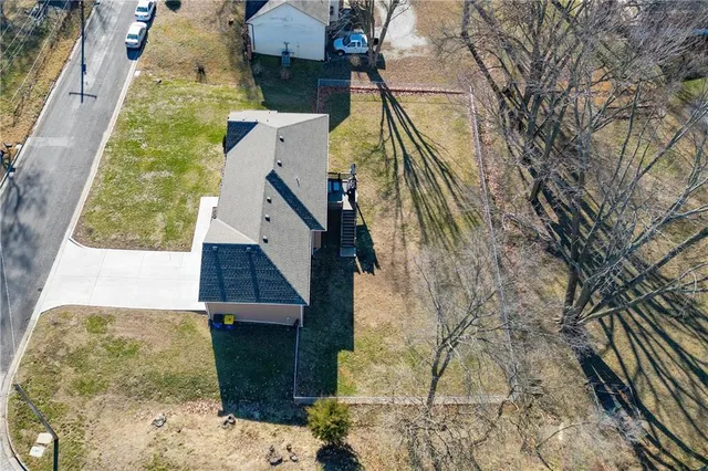 $420,000 | 8510 Kansas Street, De Soto, KS 66018