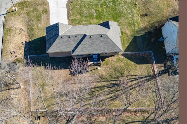 $420,000 | 8510 Kansas Street, De Soto, KS 66018