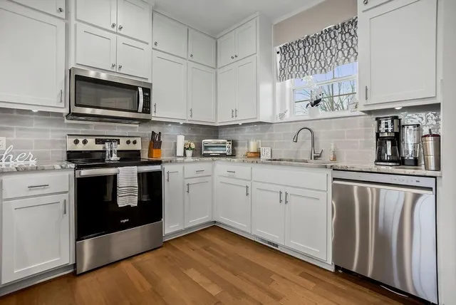 $420,000 | 8510 Kansas Street, De Soto, KS 66018