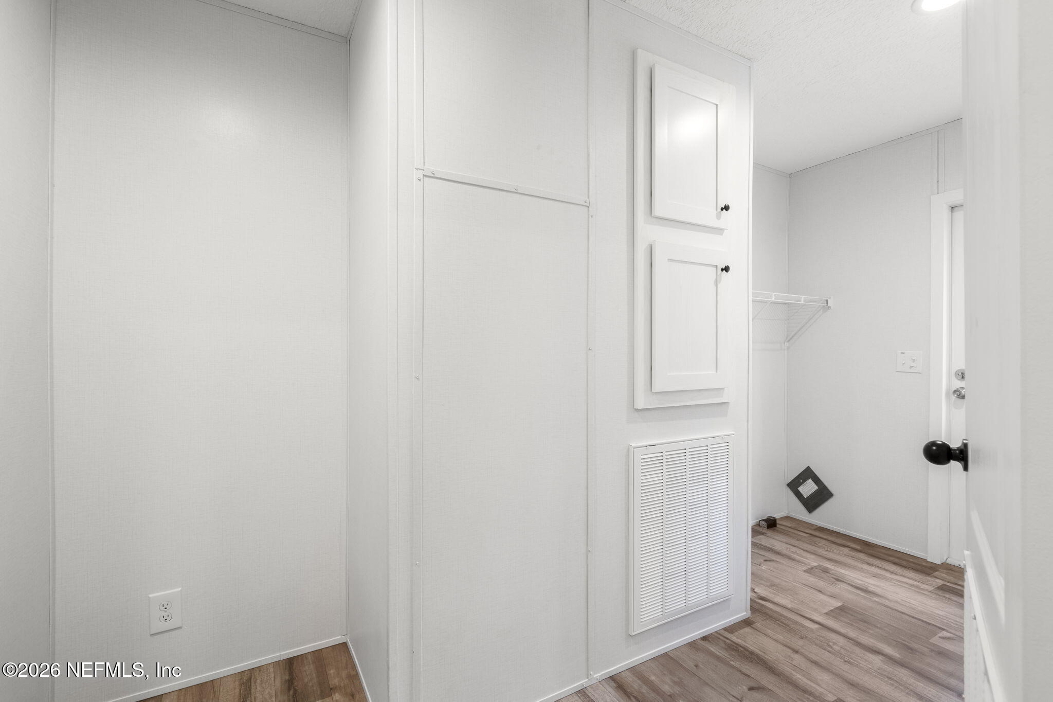 110 Slipper Way Hawthorne, FL 32640 - Photo 18 of 42 a bathroom with a granite countertop shower