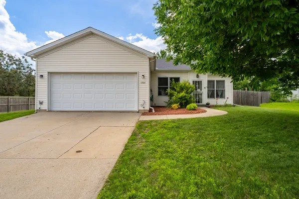 $320,000 | 1501 Donegal Drive, Normal, IL 61761