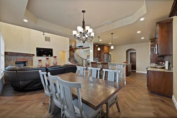 $750,000 | 10709 County Road 507, Venus, TX 76084