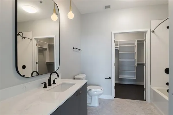 $6,000 | 1100 Girod Street, Unit PHC, New Orleans, LA 70113