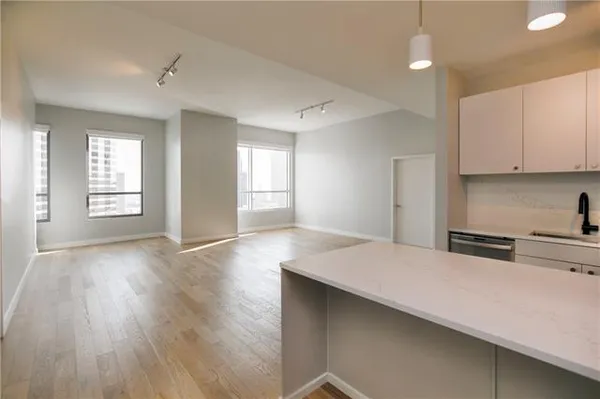 $6,000 | 1100 Girod Street, Unit PHC, New Orleans, LA 70113