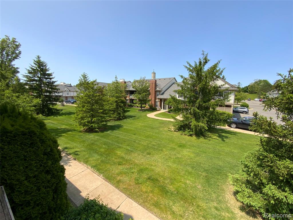 3577 Oakmonte Boulevard Rochester, MI 48306 - Photo 12 of 26