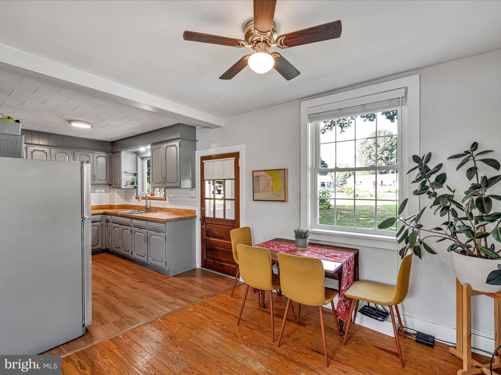 6 South Avenue Landisville, PA 17538 - Photo 12 of 29 Dining Room