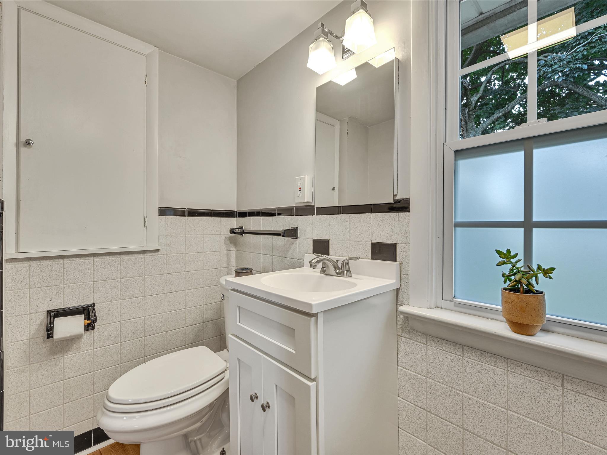 6 South Avenue Landisville, PA 17538 - Photo 21 of 29 Bathroom, original tile in excellent condition!