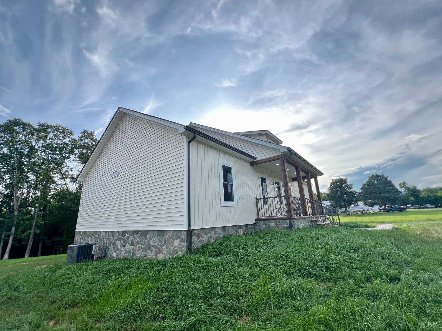 1377 Winesap Road Madison Heights, VA 24572 - Photo 3 of 9 Gallery Image 3