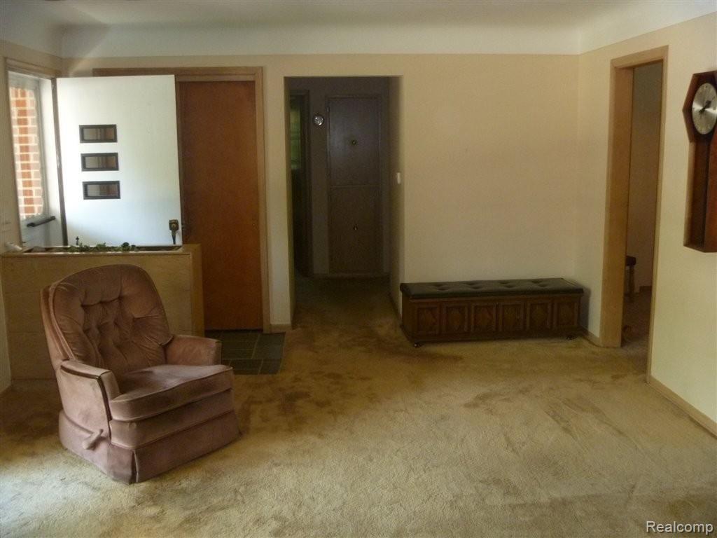 215 William Road Rochester, MI 48307 - Photo 5 of 20 photo4.jpg.JPG