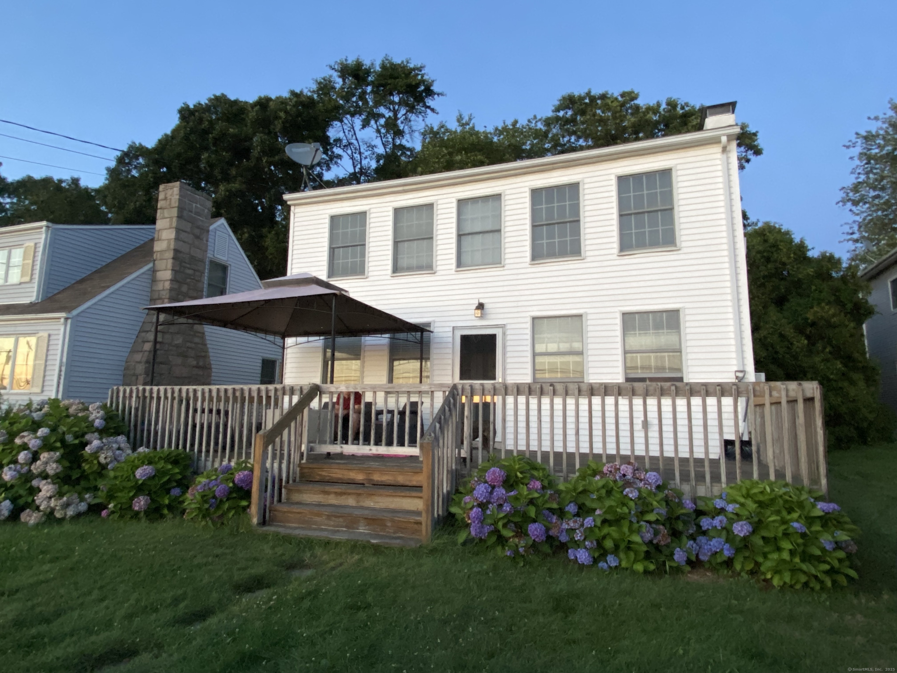 142 Old Black Point Road East Lyme, CT 06357 - Photo 1 of 12 Gallery Image 1