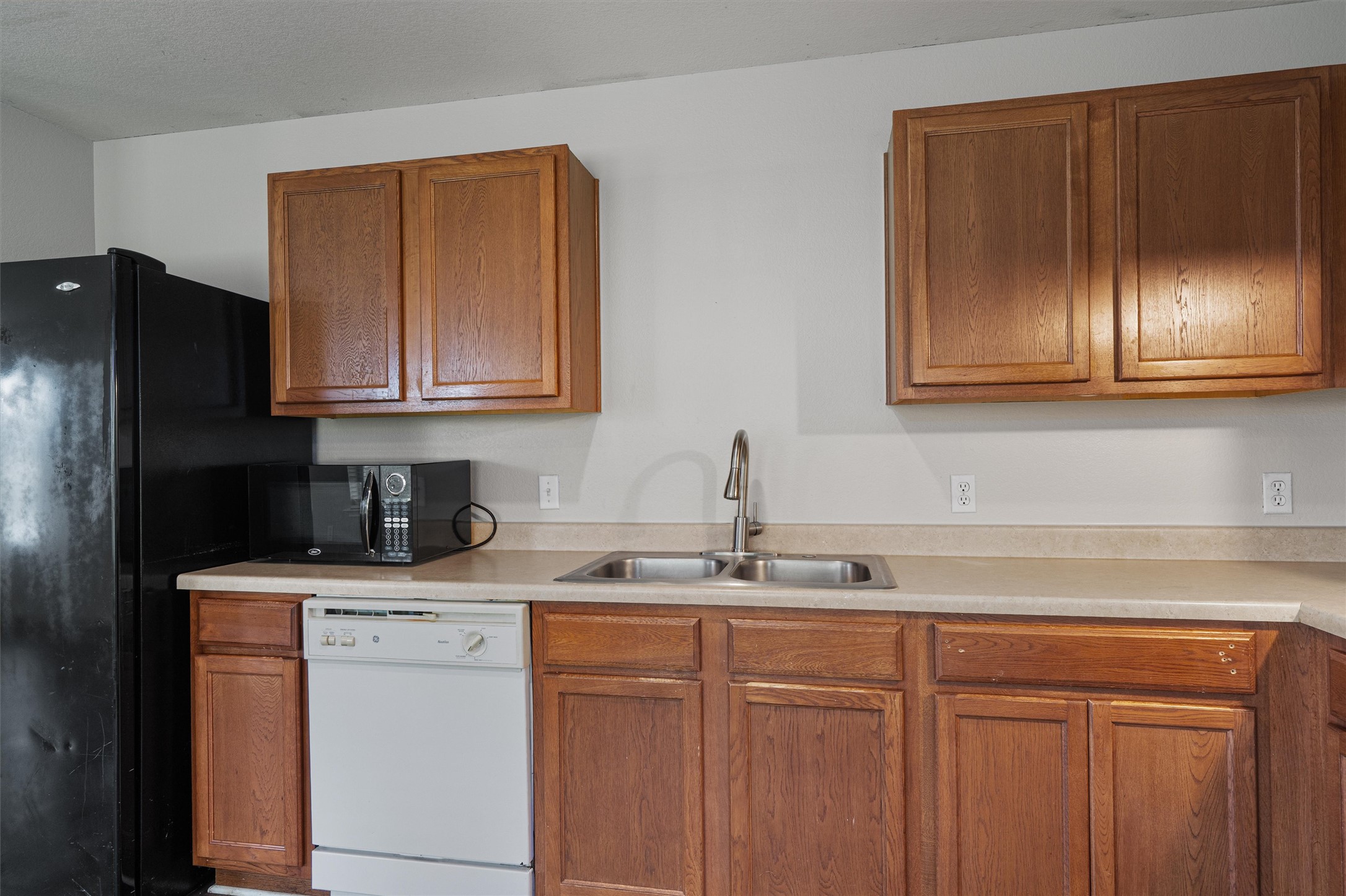 142 Jack Rabbit Lane Buda, TX 78610 - Photo 10 of 38