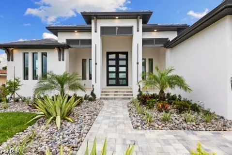 $1,289,000 | 1524 Southwest 57th Street, Cape Coral, FL 33914