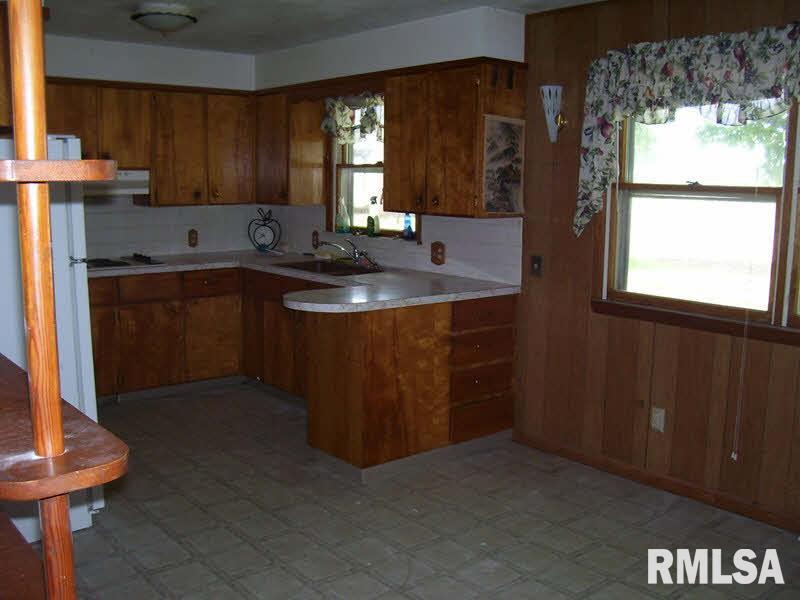 4030 Cartter Road Kell, IL 62853 - Photo 3 of 8 Gallery Image 3