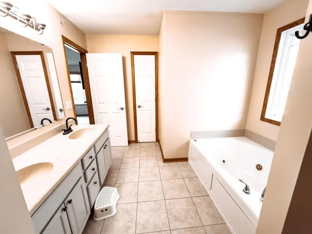 $2,945 | 5080 Yuma Lane North, Plymouth, MN 55446