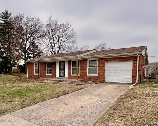 $1,550 | 56 Moorland Drive, Granite City, IL 62040