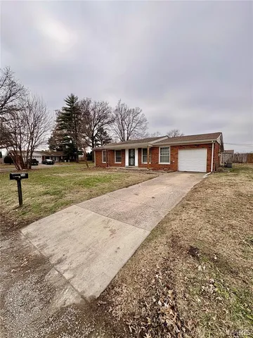 $1,550 | 56 Moorland Drive, Granite City, IL 62040