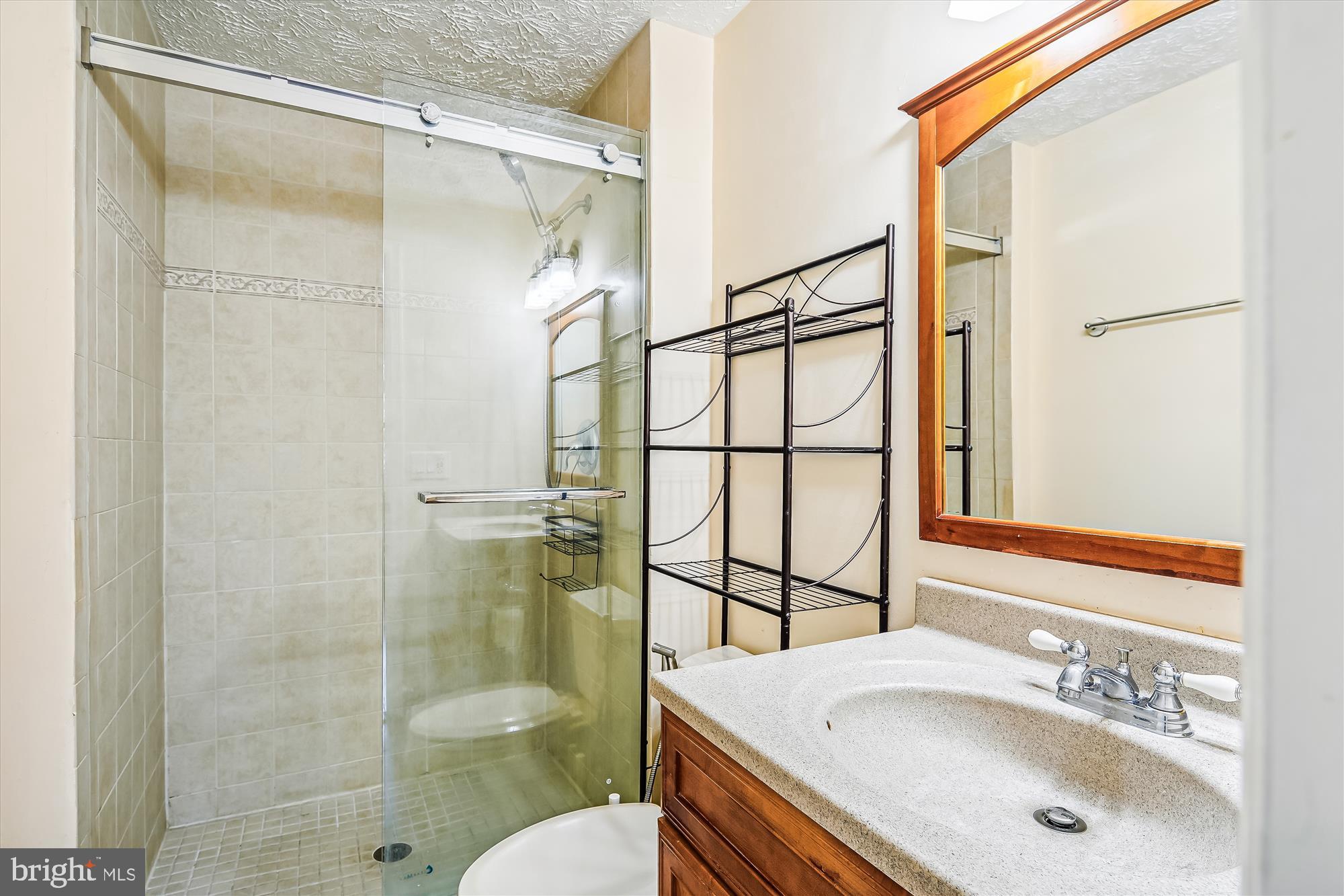 13307 Burkitts Road Fairfax, VA 22033 - Photo 20 of 36 Primary Bath