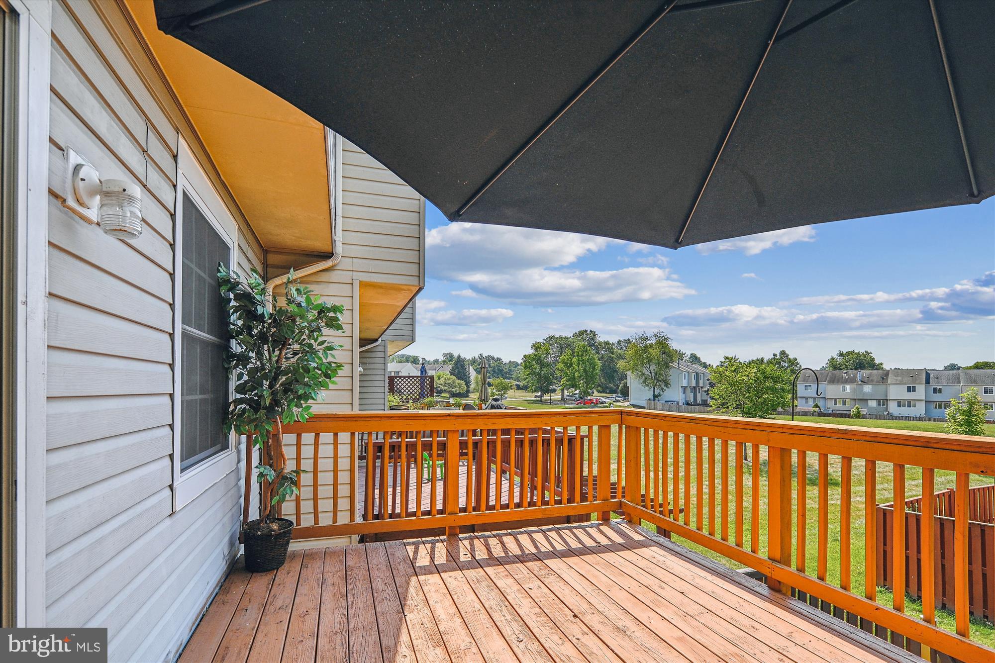 13307 Burkitts Road Fairfax, VA 22033 - Photo 27 of 36 Patio
