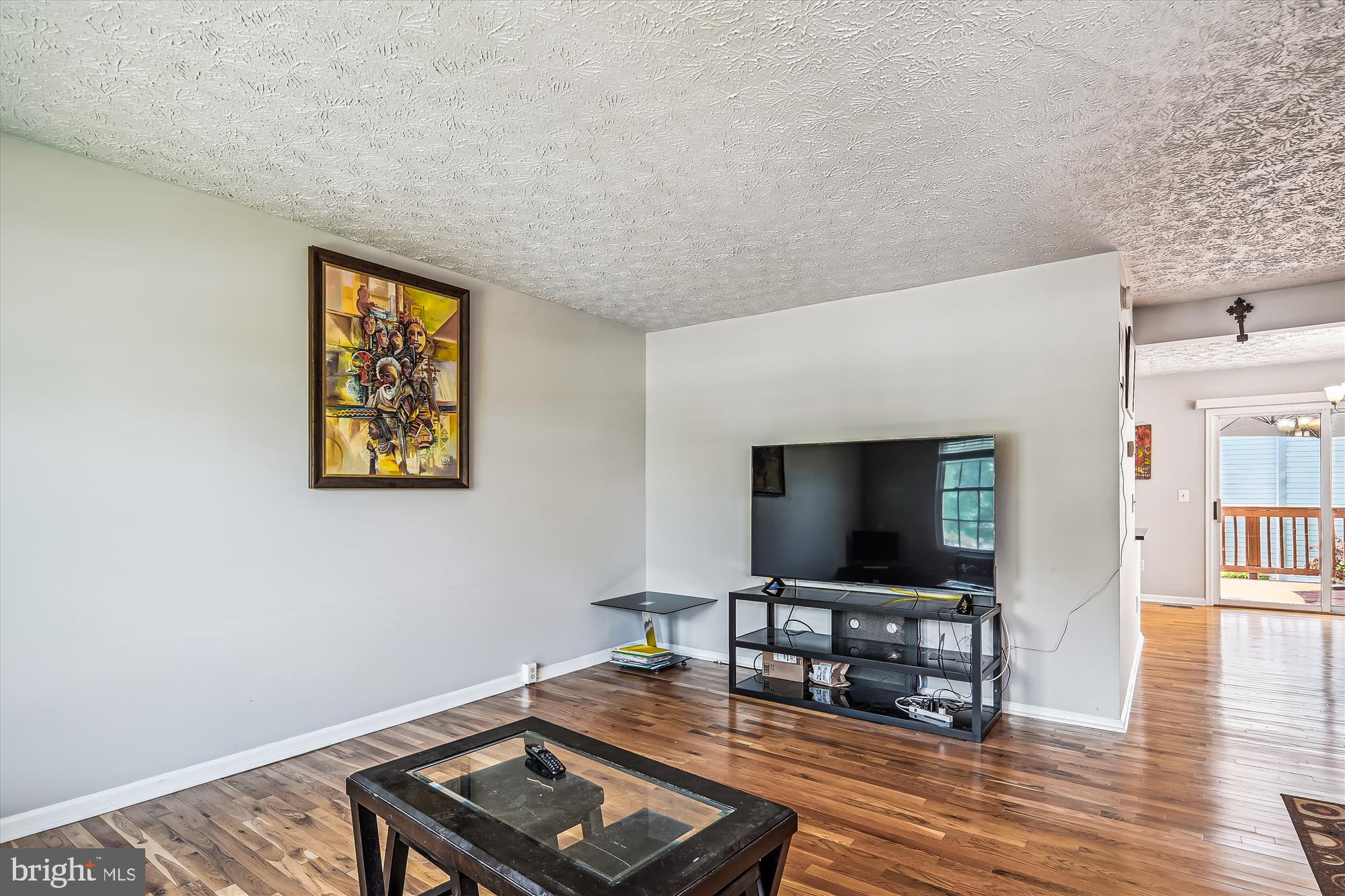 13307 Burkitts Road Fairfax, VA 22033 - Photo 4 of 36 Living Room