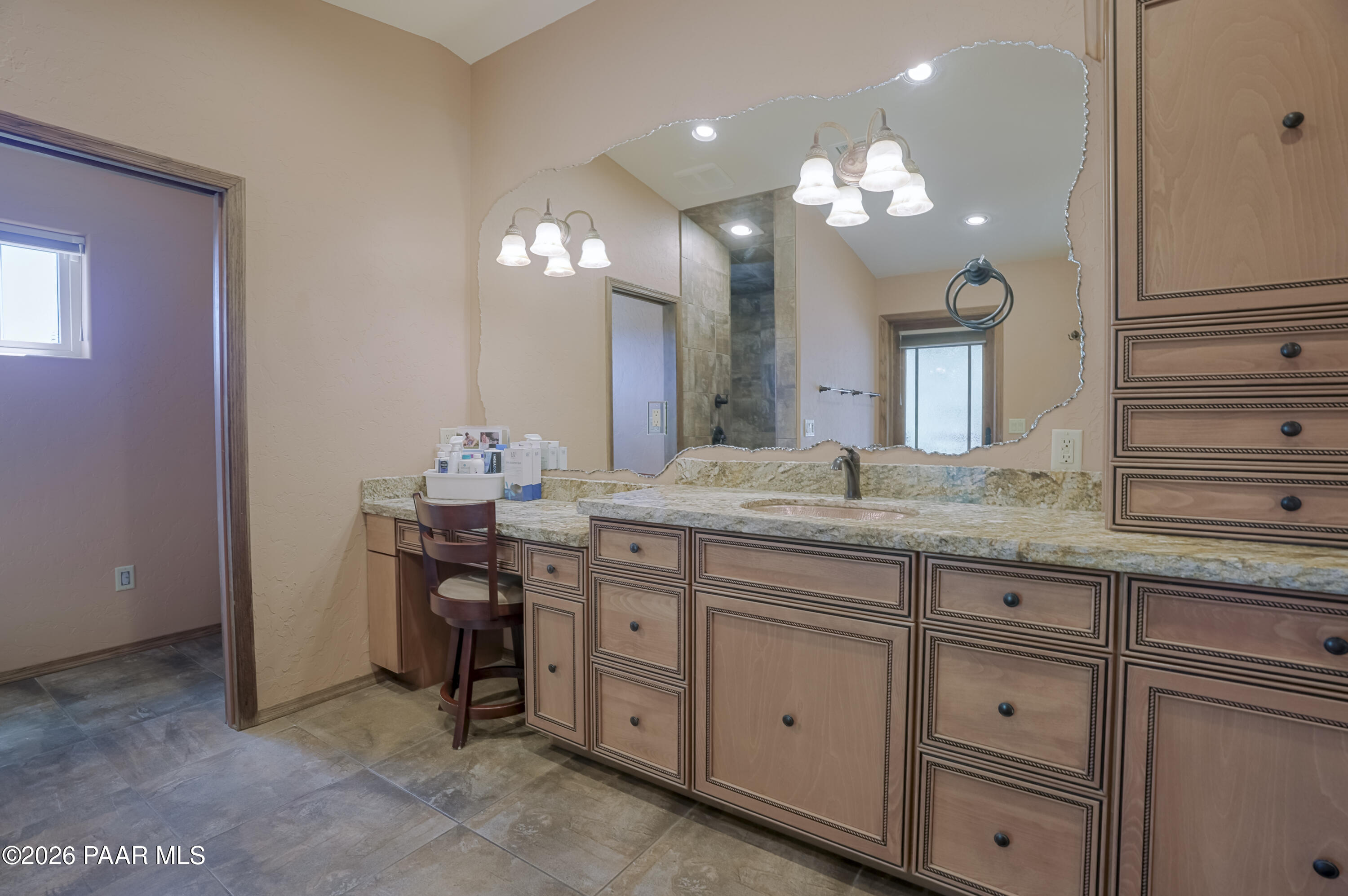 3015 Hozoni Road Prescott, AZ 86305 - Photo 21 of 65 Primary Bathroom