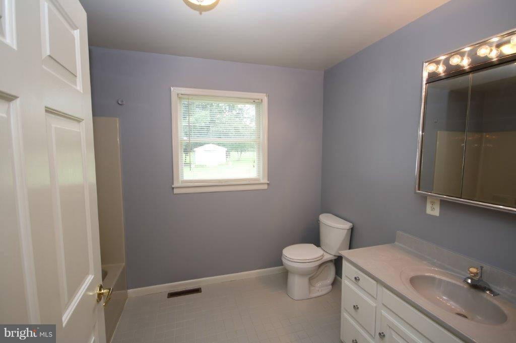 17040 Melville Road Henderson, MD 21640 - Photo 16 of 28 Bath (Master)