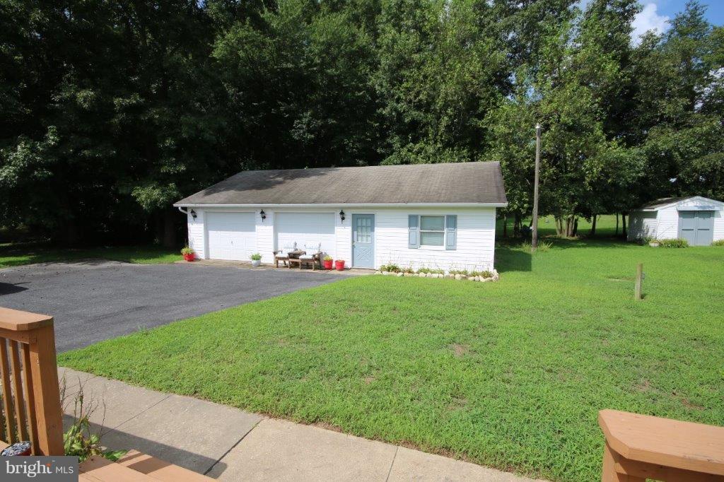 Detached Garage