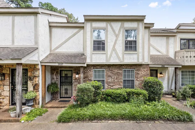 $249,000 | 1937 Innsbruck Drive, Unit 46, Germantown, TN 38138