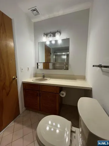 $3,900 | 1437 John Street, Fort Lee, NJ 07024