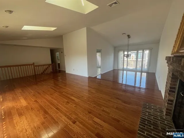 $3,900 | 1437 John Street, Fort Lee, NJ 07024