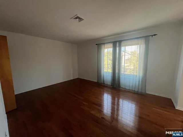 $3,900 | 1437 John Street, Fort Lee, NJ 07024