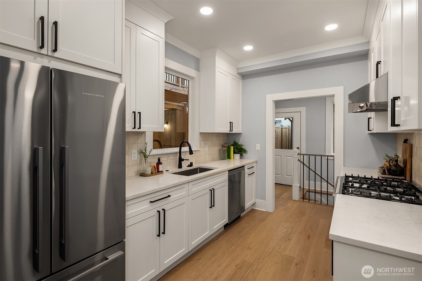 2139 North 62nd Street Seattle, WA 98103 - Photo 11 of 29