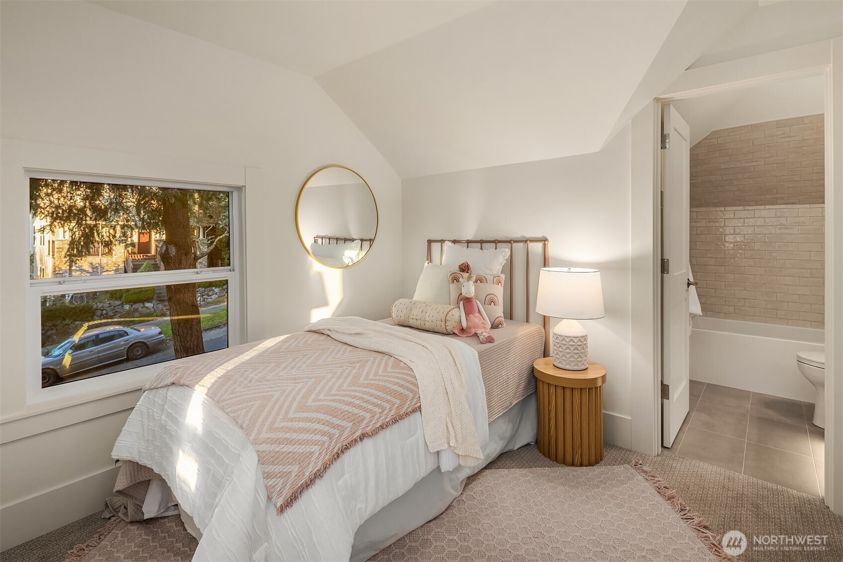 2139 North 62nd Street Seattle, WA 98103 - Photo 21 of 29