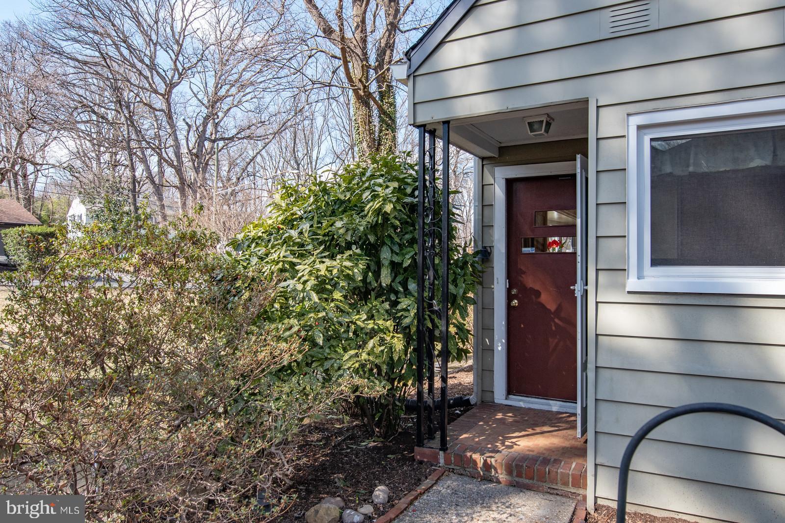 7037 Coventry Road Alexandria, VA 22306 - Photo 36 of 39 Side Door