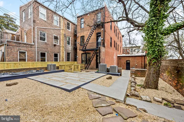 $2,200 | 1202 Bolton Street, Unit 2, Baltimore, MD 21217