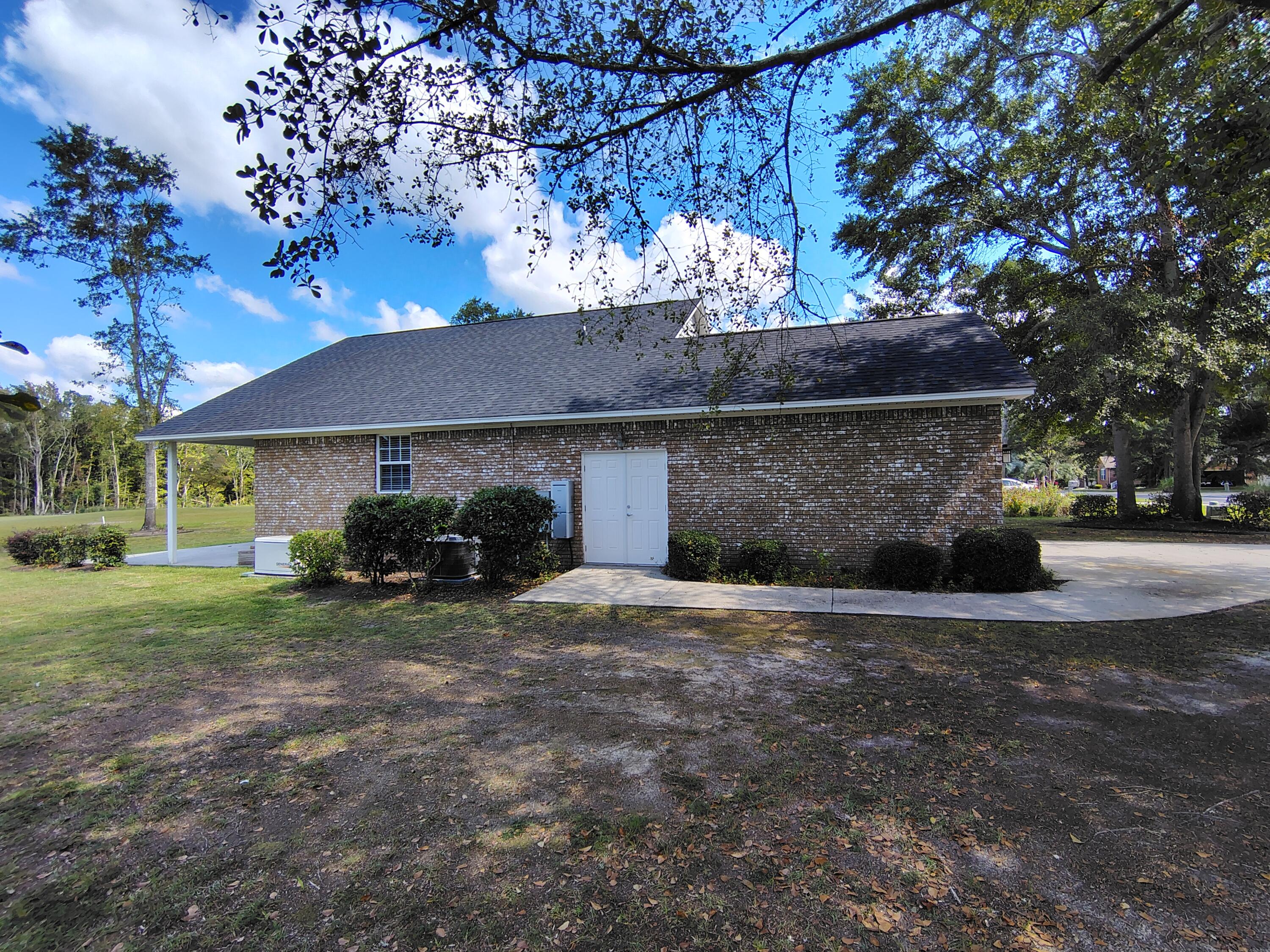 29 Lake Arbu Drive Manning, SC 29102 - Photo 10 of 53 IMG_20250831_113844112_HDR