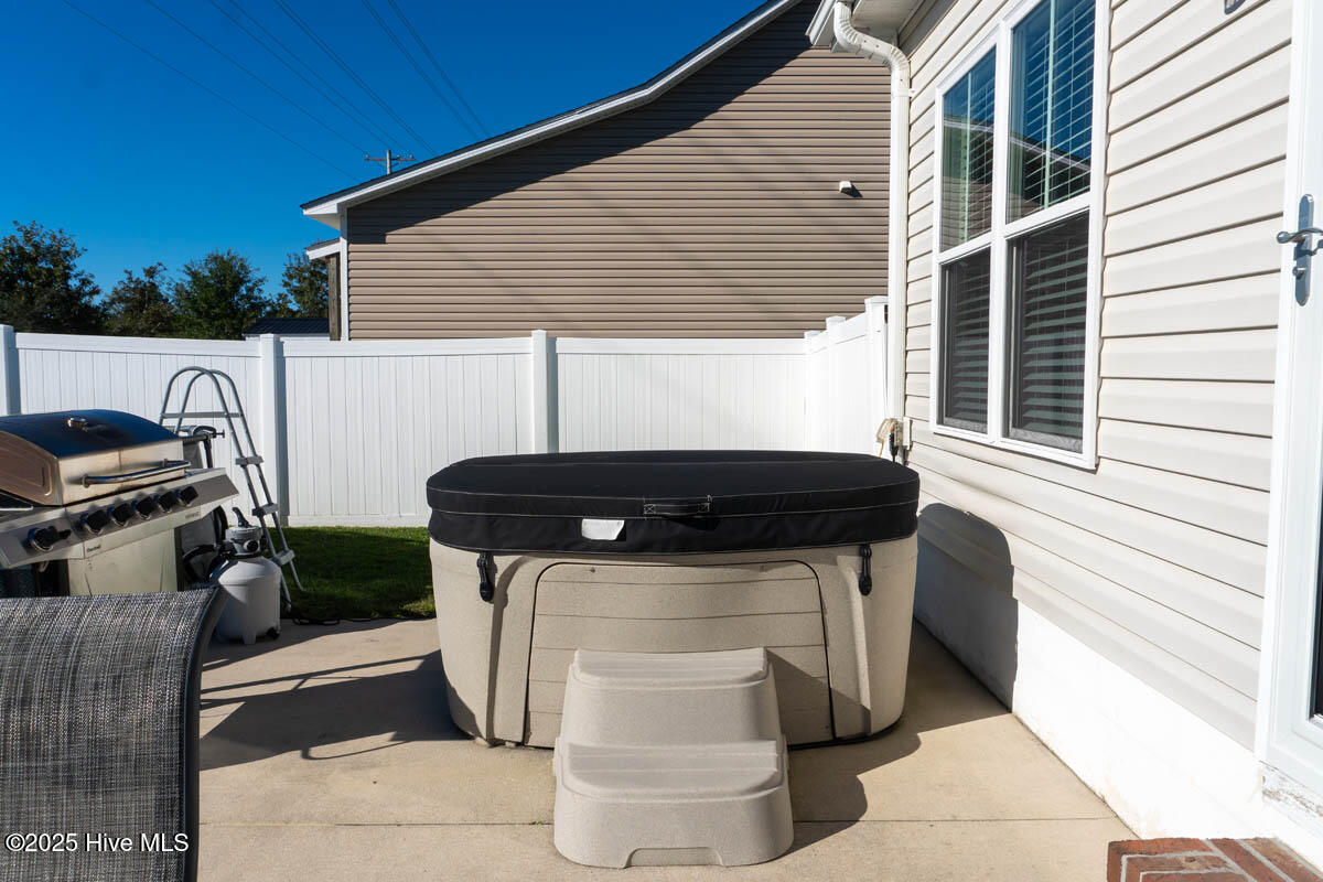 213 Echo Ridge Road Swansboro, NC 28584 - Photo 34 of 35 Hot Tub & Grilling area