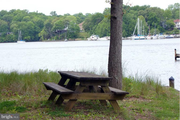 162 Southdown Road Edgewater, MD 21037 - Photo 9 of 18 Scenic Waterfront Picnic Areas