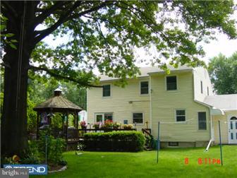 214 Crestview Road Hatboro, PA 19040 - Photo 4 of 7 Exterior Back
